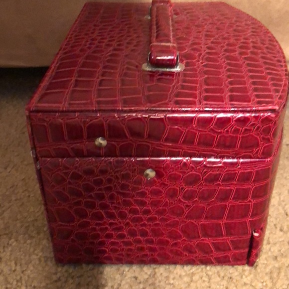 Vintage Jewelry/Music Box 3 Tier Drawers & Mirror Crocodile Pattern Red - Picture 14 of 16